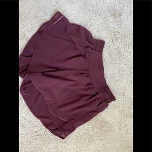 Lululemon hotty hot shorts - burgundy